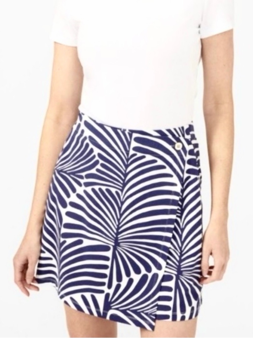 J. McLaughlin Navy and White Graphic Wrap-Style Golf Skirt L